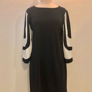Vintage Muse Black w/White Design on Sleeves Dress